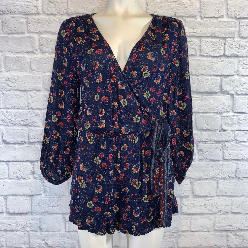 ☀️3/$25 American Eagle Floral Long Sleeved Romper • Sz M
